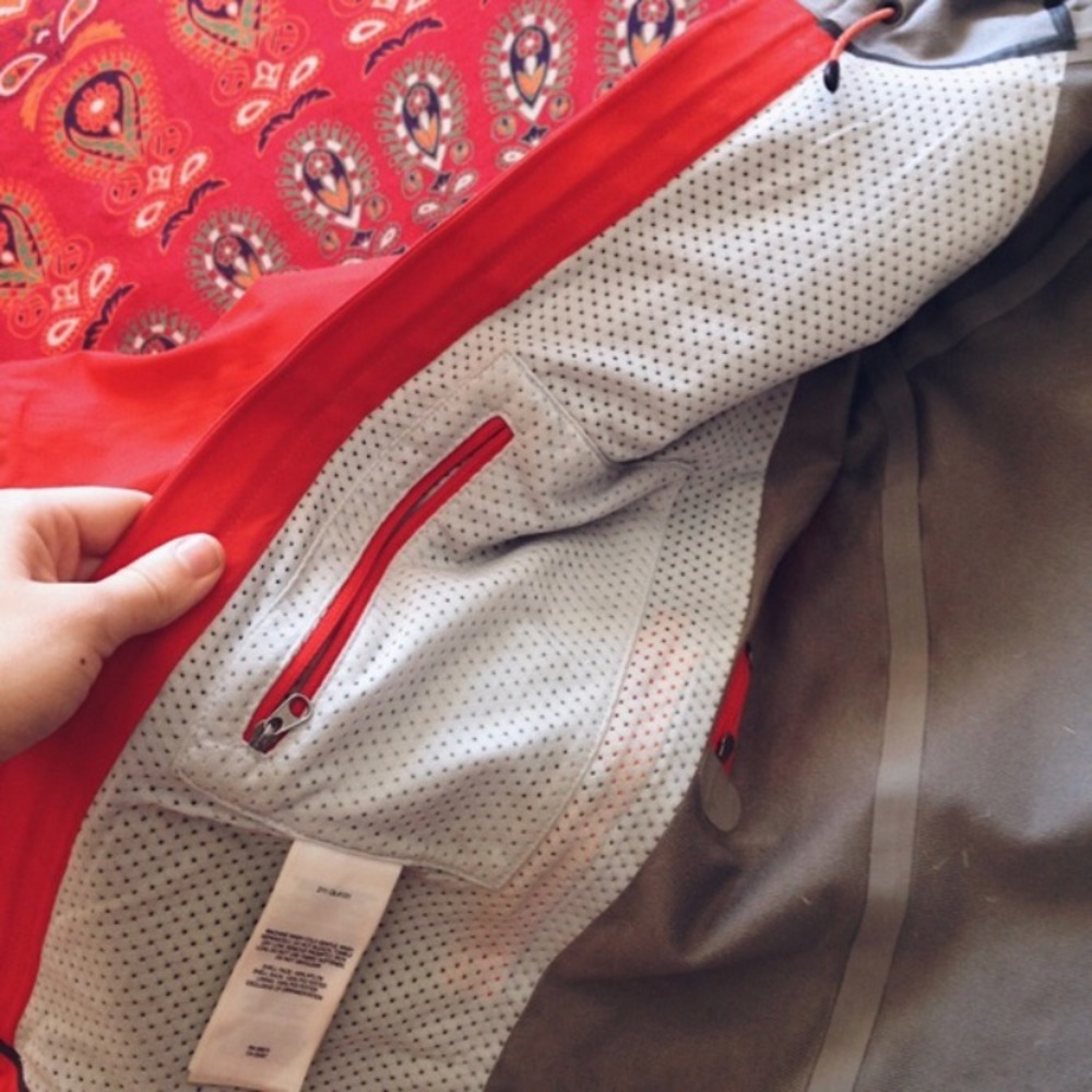 Mountain Hardware Coat - image 4